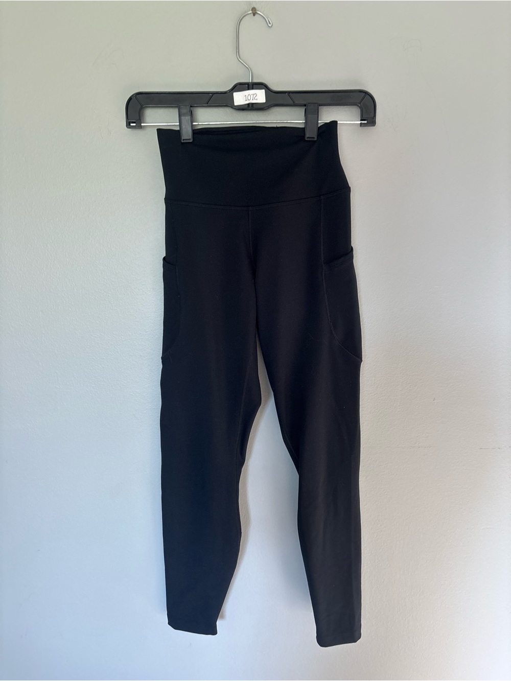 Nike Black High-Waist Leggings with Side Pockets S Womens